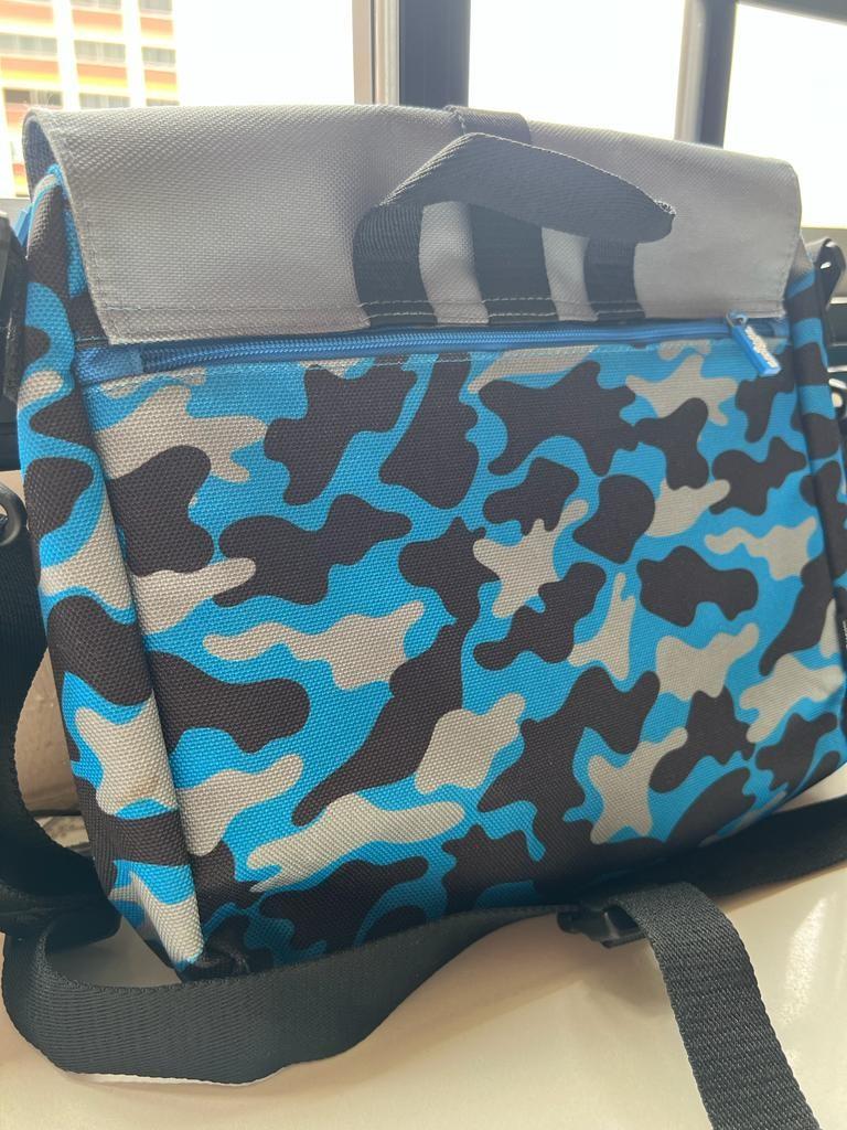 Smiggle army bag online