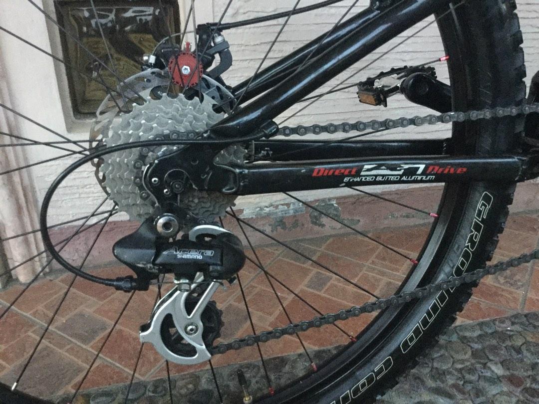SPECIALIZED HARD ROCK UNO MOUNTAIN BIKE 26