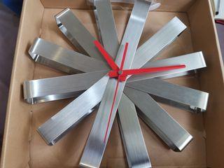 Stainless clock