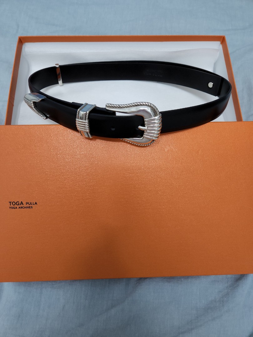 TOGA PULLA metal leather belt, 名牌, 飾物及配件- Carousell