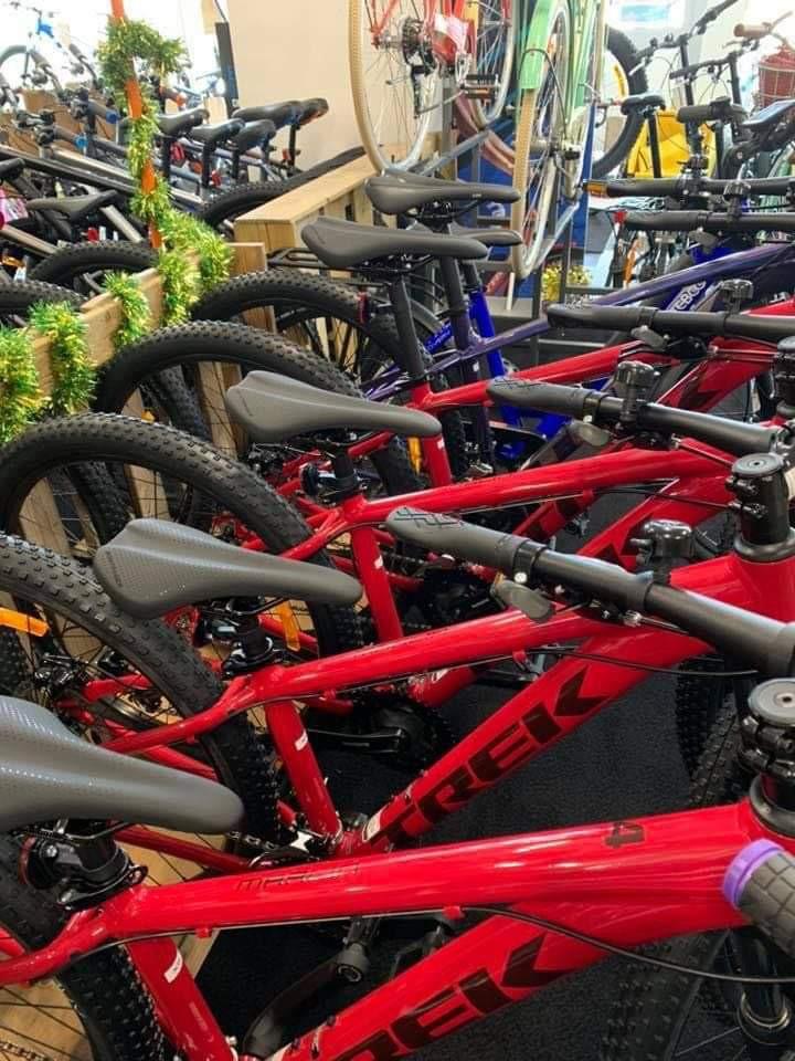 TREK MARLIN 4 2022 (Category: Bicycles) located in Quezon City. Submitted by wcfonlinestore (Listing ID 1189782105, Image 3). Description: SALE SALE SALE TREK MARLIN 4 2022 23,000 FREE ASSEMBLE -Size:Medium/Large 29er -Color: MATTE ANTHRACITE - FRAME: Alpha Silver Aluminum,Internal routing,chainstay disk brake mount rack and kikstand mount,135x5mm QR -FORK:Sr Suntour XCE 28,coil spring preload 100mm QR,100mm travel -HANDLE BAR: Bontrager 31.8mm -