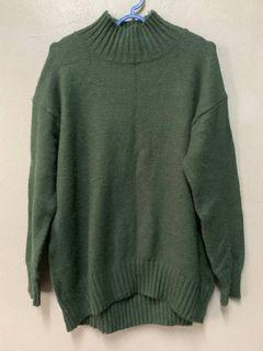 TURTLE NECK SWEATSHIRT