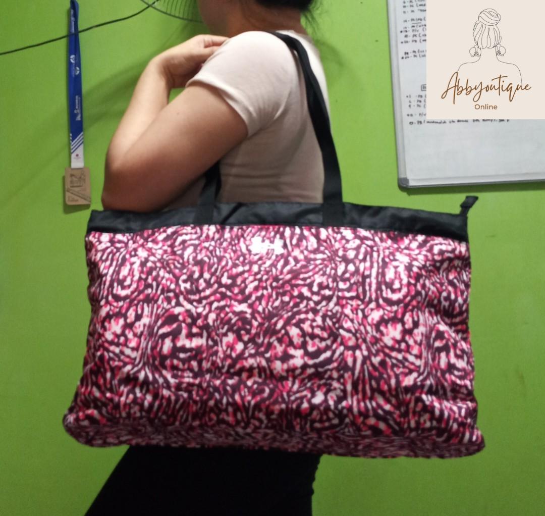 Under Armour Favorite Tote Bag Women s Fashion Bags Wallets