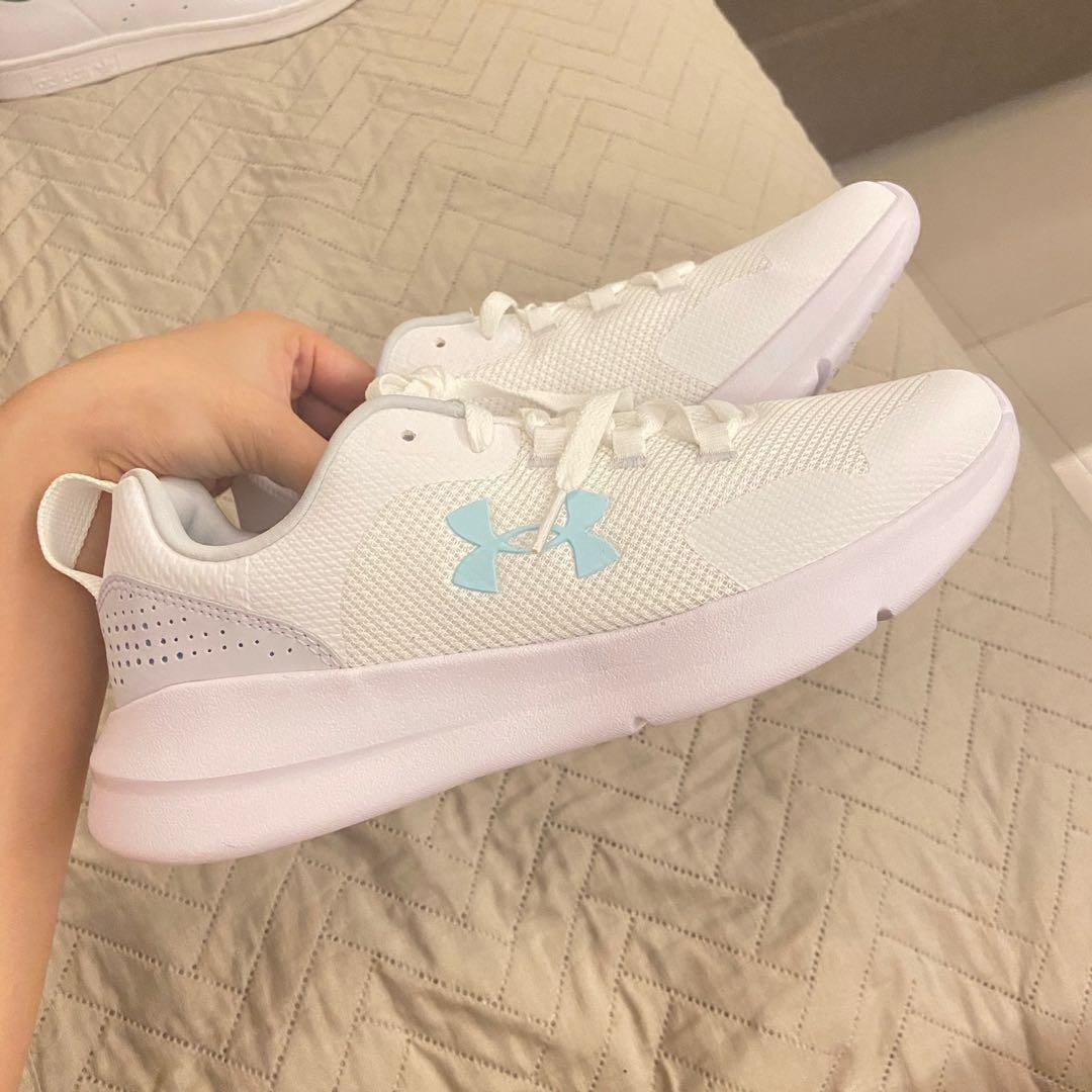 Under armour deals white womens sneakers