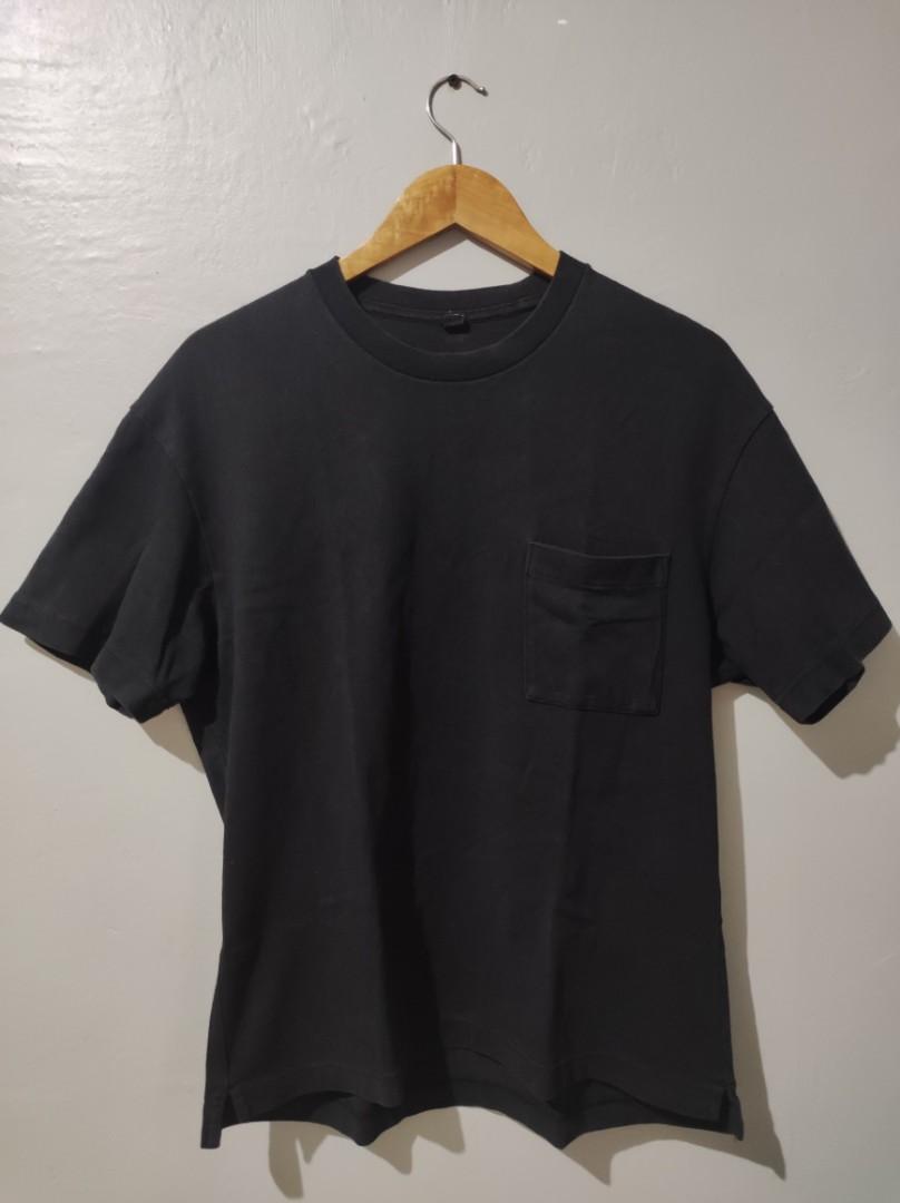 Uniqlo black w/pocket (Category: Tshirts & Polo Shirts ) located in Lubao. Submitted by jkps1 (Listing ID 1189856175, Image 1). Description: Medium(21x25) (9/10).