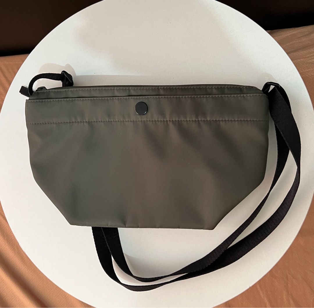 Uniqlo Nylon MiniShoulder Bag, Women's Fashion, Bags & Wallets, Cross