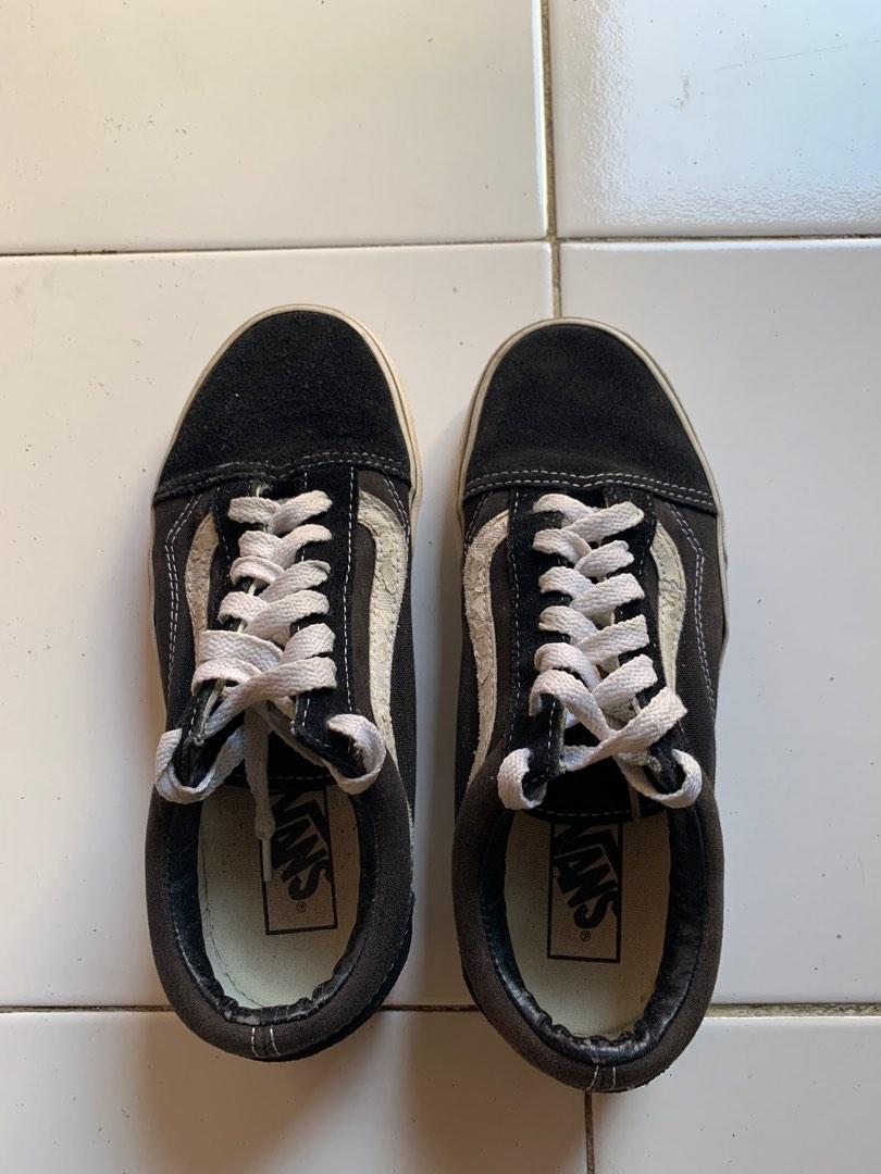 Vans outschool size 38 5 original Fesyen Wanita Sepatu di Carousell