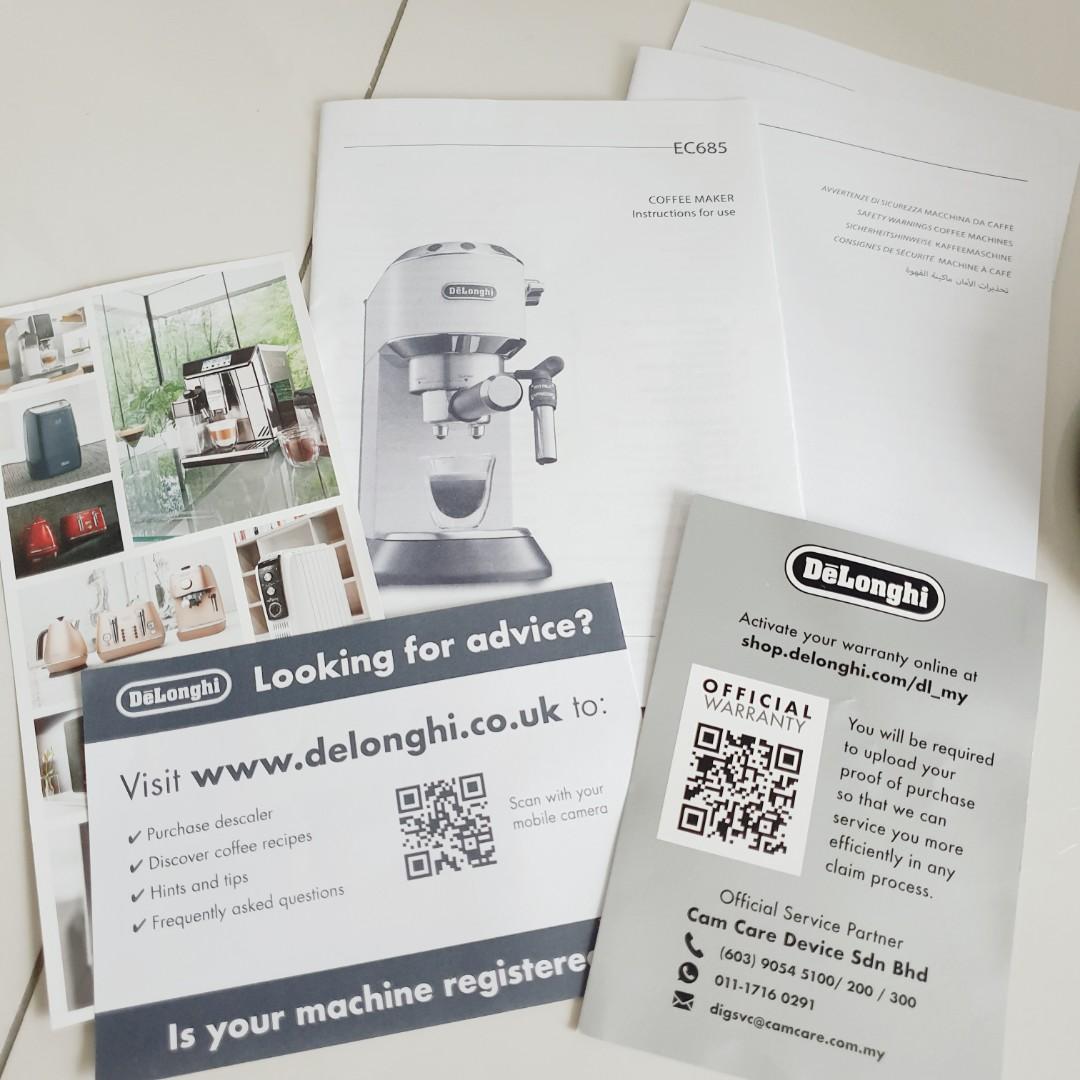 De'Longhi Dedica Style Pump Espresso Coffee Maker Machine EC685.W Matte White Metallic Chrome