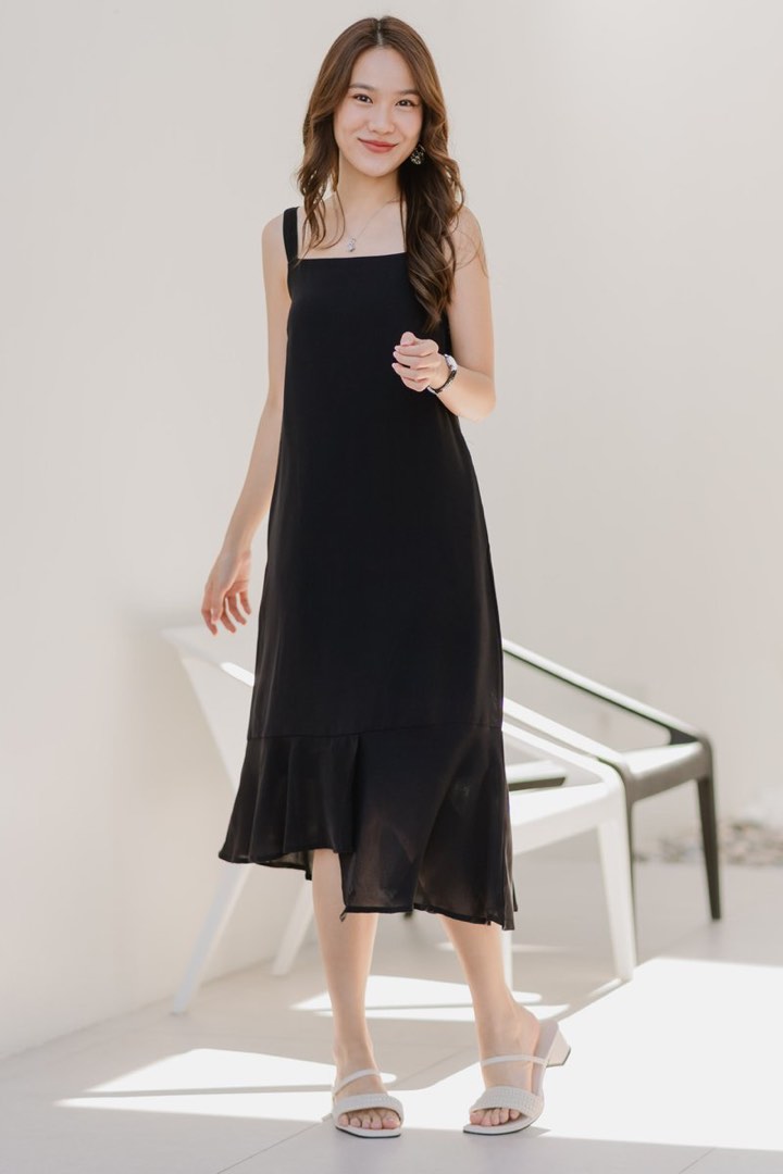 ACW tier symmetrical hem sash midi dress in black, Women's Fashion