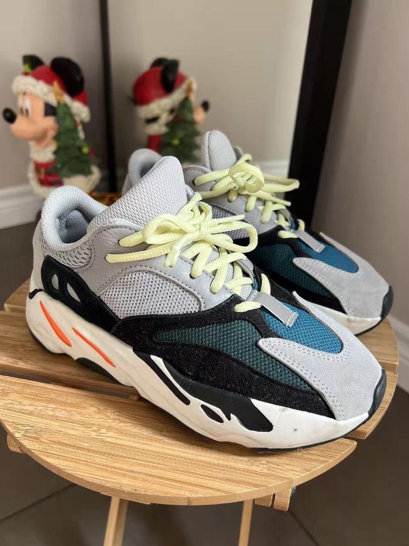 Adidas originals Yeezy Boost 700 Wave Runner Low top Dad shoes gray and  black sports loafers, Men's Fashion, Footwear, Sneakers on Carousell