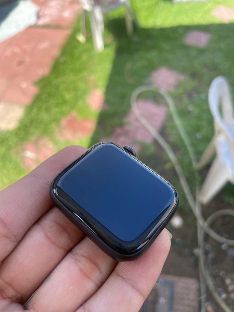 APPLE WATCH SE SERIES!, Mobile Phones & Gadgets, Other Gadgets on Carousell