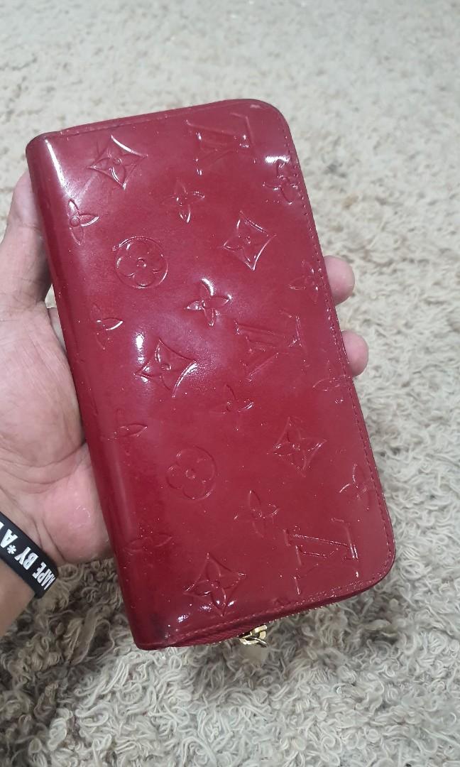 Authentic lv wallet (Category: Luxury Bags & Wallets) located in Cavite. Submitted by ohmie23 (Listing ID 1190114013, Image 1). Description: Authentic lv wallet code sa1918.