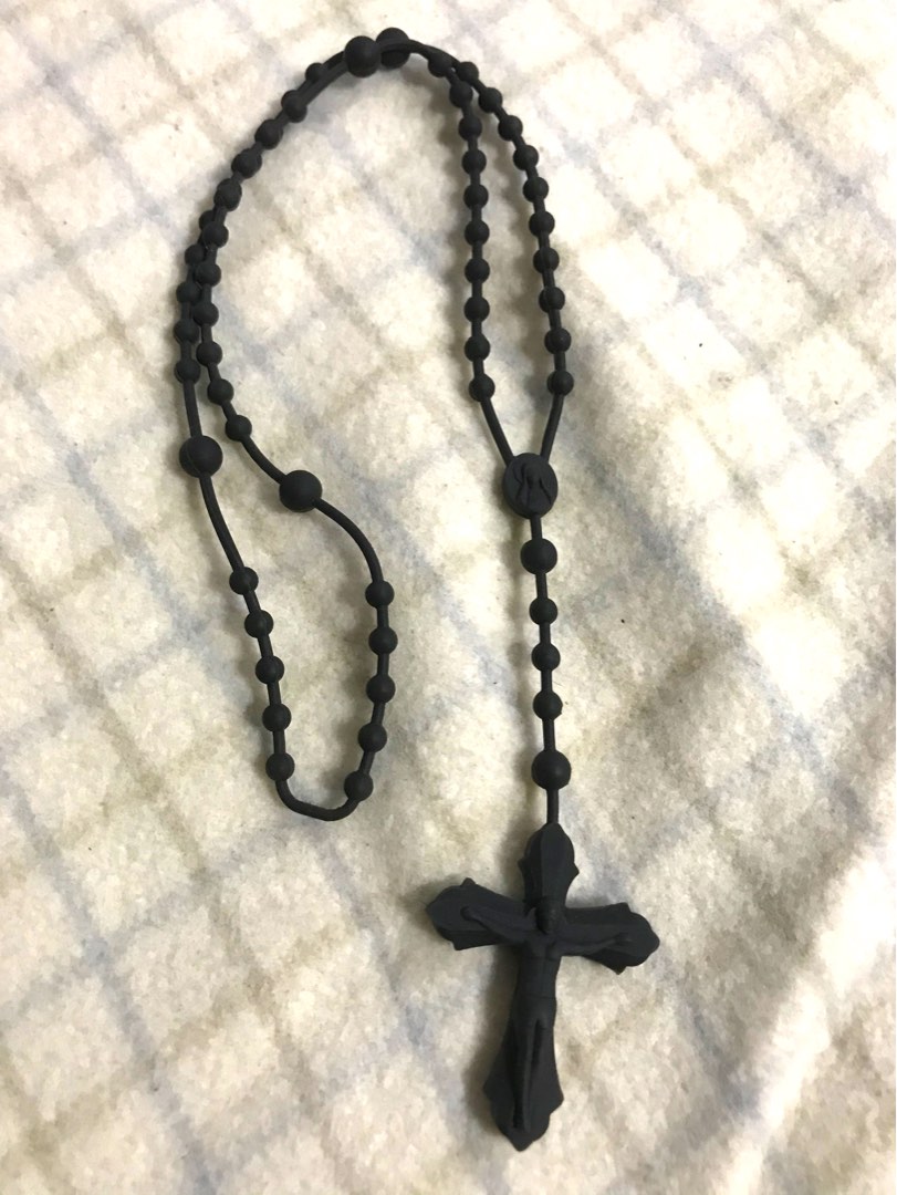 Black Rubber Rosary, Women's Fashion, Jewelry & Organizers, Necklaces
