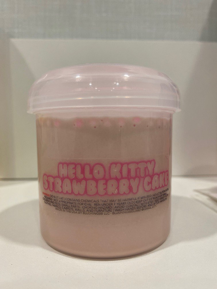 BlushingBB Hello kitty strawberry cake, Hobbies & Toys, Toys & Games