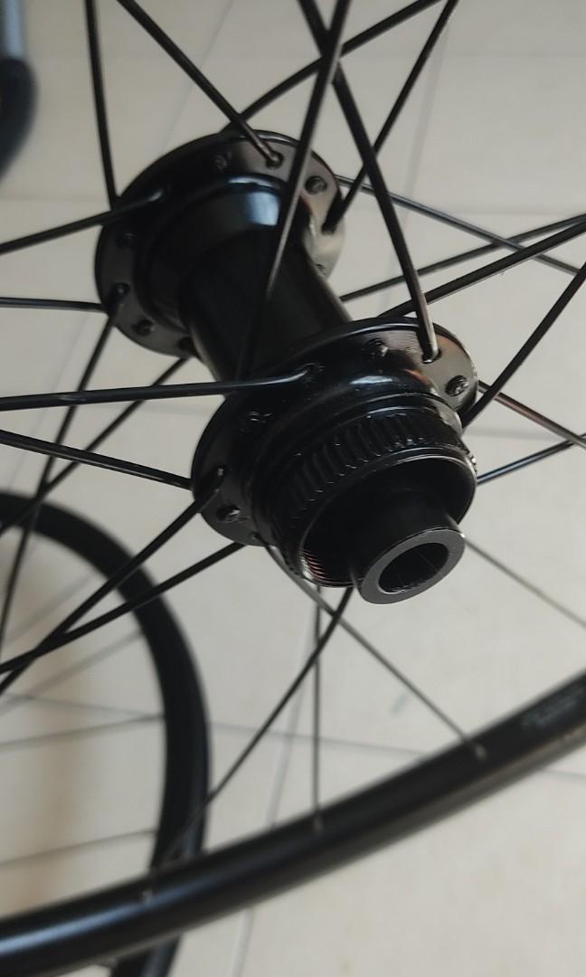bontrager affinity tlr disc wheelset