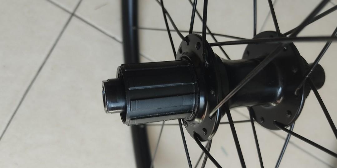 bontrager affinity tlr disc wheelset