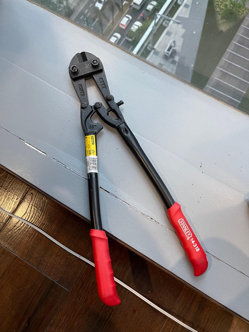 BRAND NEW STANLEY BOLT CUTTER, Commercial & Industrial, Construction