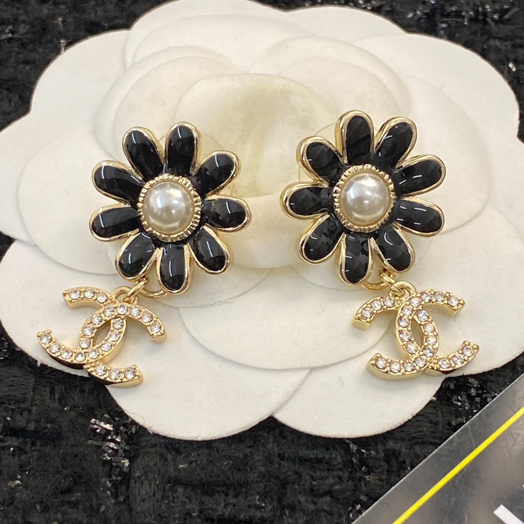 Chanel black flower earrings, Women's Fashion, Jewelry & Organisers ...