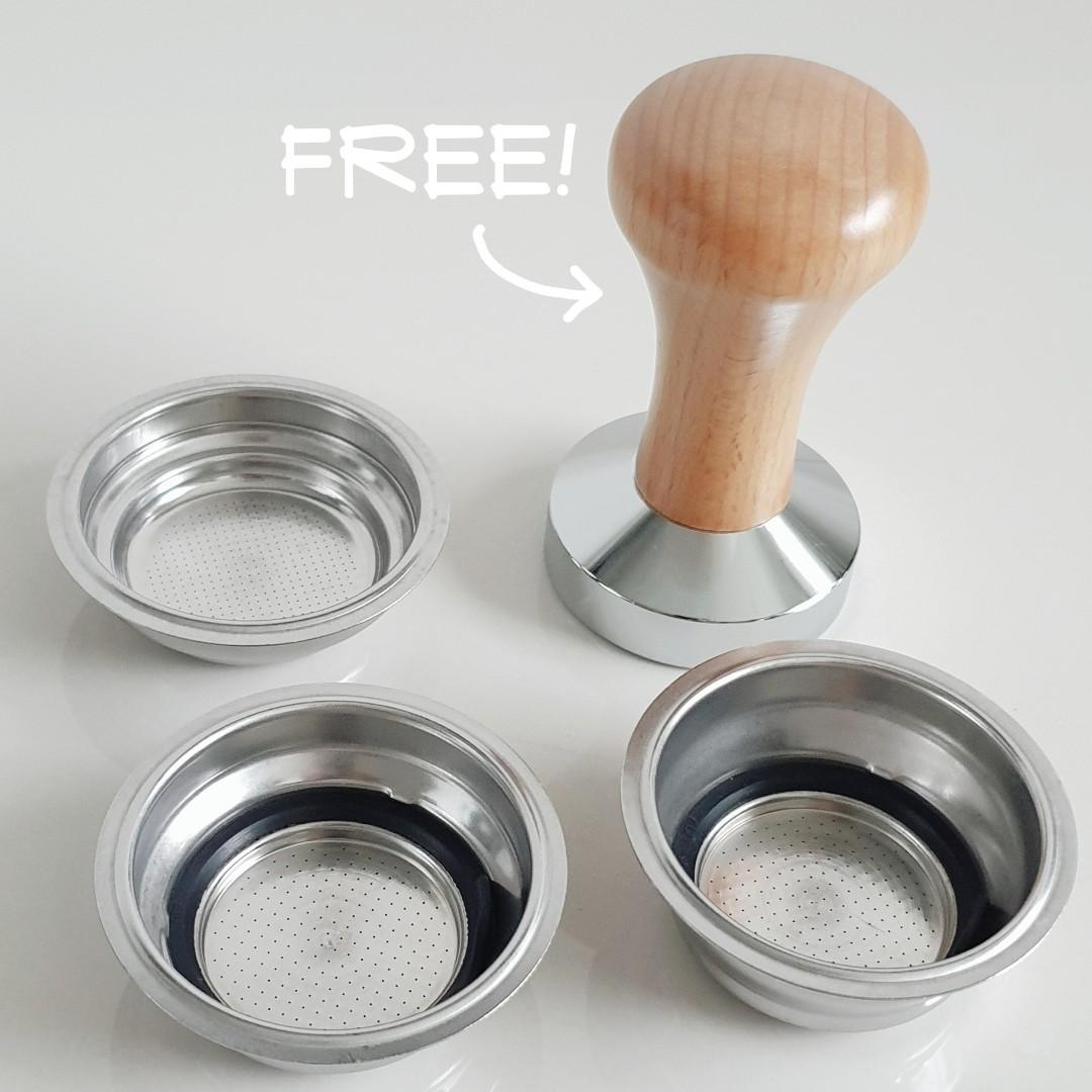 De'Longhi Dedica Style Pump Espresso Coffee Maker Machine EC685.W