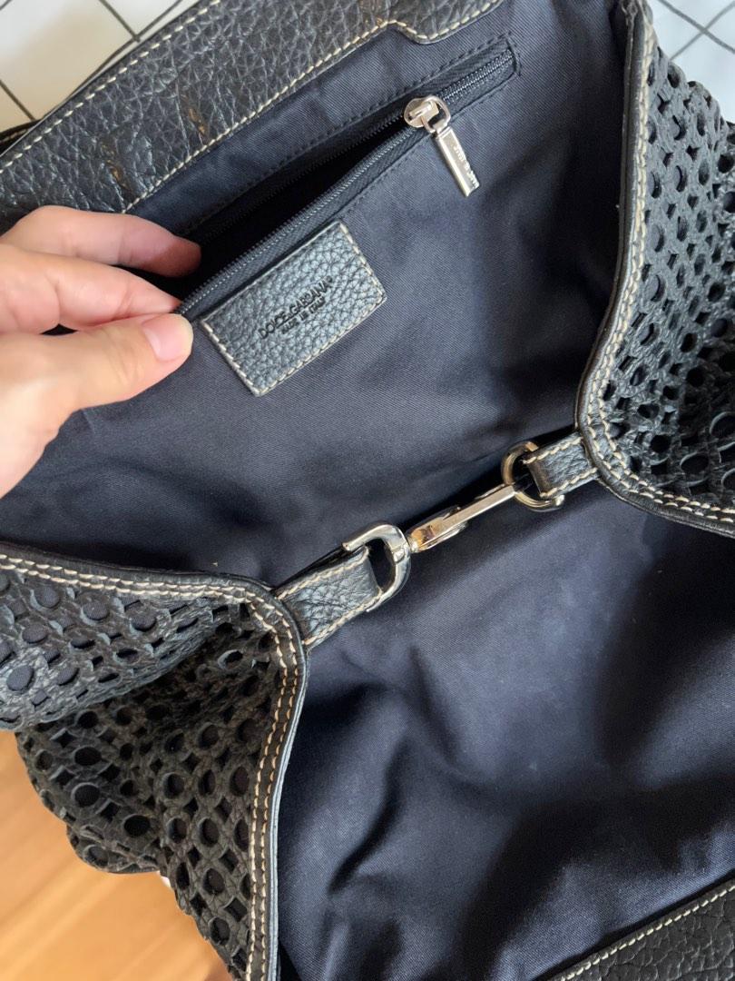 D&G vintage shoulder bag (Category: Luxury Bags & Wallets) located in San Pablo. Submitted by aceastra (Listing ID 1190037422, Image 3). Description: .
