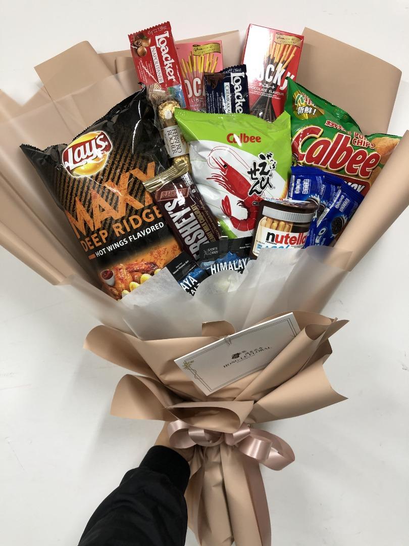 Edibles Snacks/Biscuits/Titbits (Snack Bouquet), Hobbies & Toys