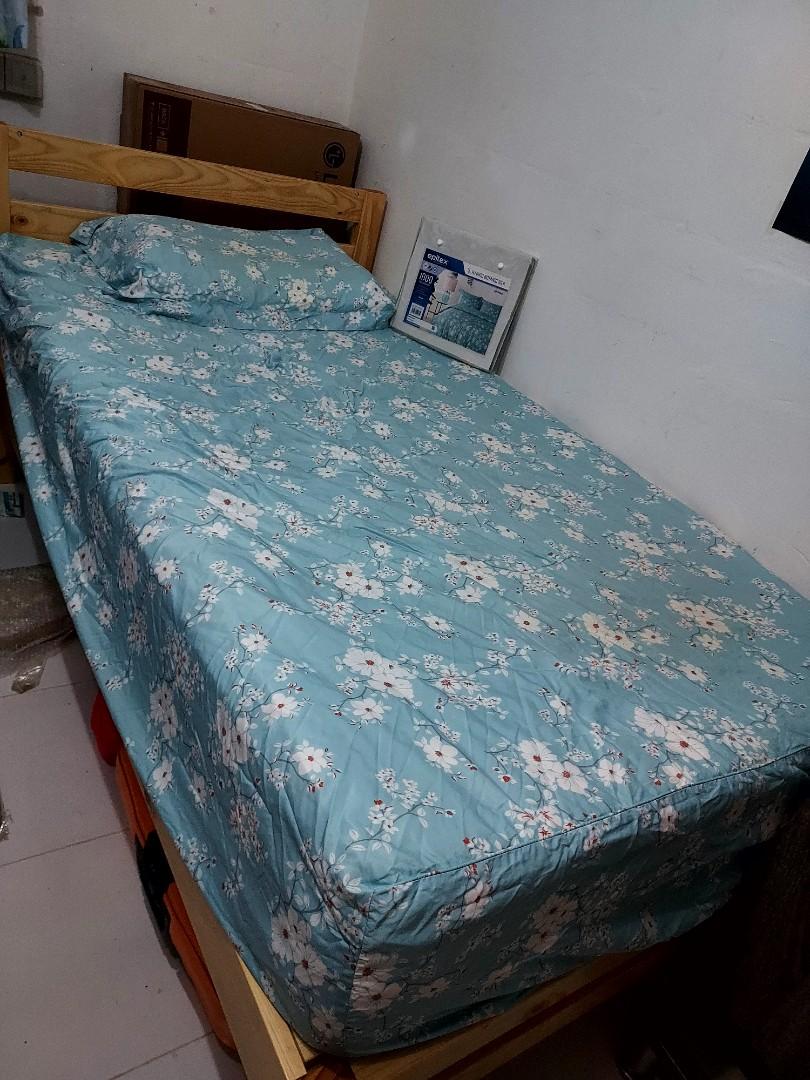Epitex Tencel Hybrid Botanic Silk - ASTHMA CARE (Category: Bedding & Towels) located in Singapore. Submitted by blessed_enterprise (Listing ID 1190092279, Image 3). Description: SUPER SINGLE EPITEX TENCEL HYBRID BOTANIC SILK. Used less than 5times. Washed clean. 1) 1000 THREADCOUNT 2) SUPER SINGLE BOLSTER CASE UNUSED, BRAND NEW. 3) TENCEL QUALITY, SMOOTH, COMFORTABLE. 4) ANTI DUSTMITES 5) LOW ALLERGY 6) SUPPORTING ASTHMA CARE CONDITION 9/10. ITEM