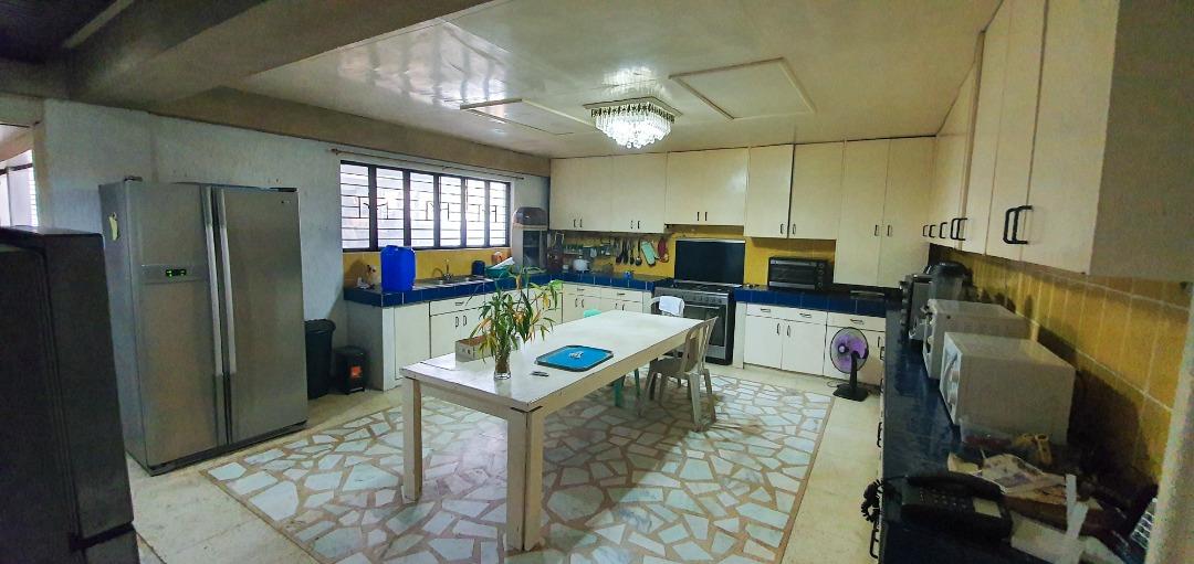 FGA FOR SALE 8 Bedroom House and Lot in Victoria Valley (Valley Golf