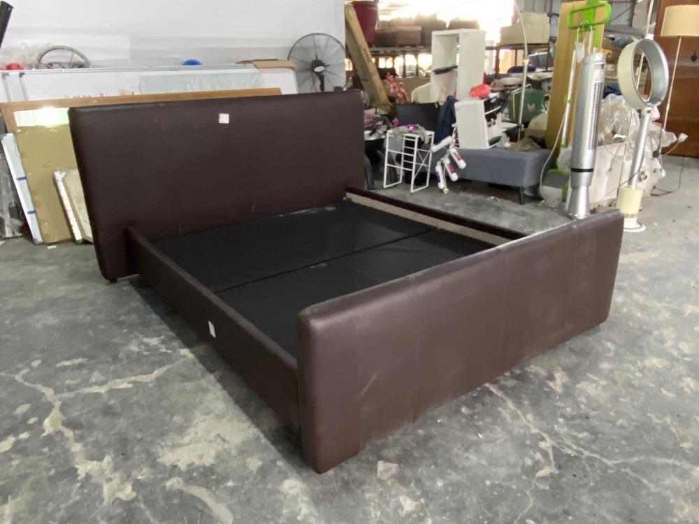 HARVEY NORMAN Leather King Bed Frame Black Colour / Rangka Katil King Kulit HARVEY NORMAN Warna