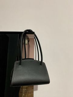 (Kategori: ) berada di . Dikirim oleh liamonica92 (ID iklan 1190100620, Gambar 1). Deskripsi: .