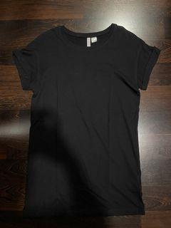 Kaos polos hitam H&M