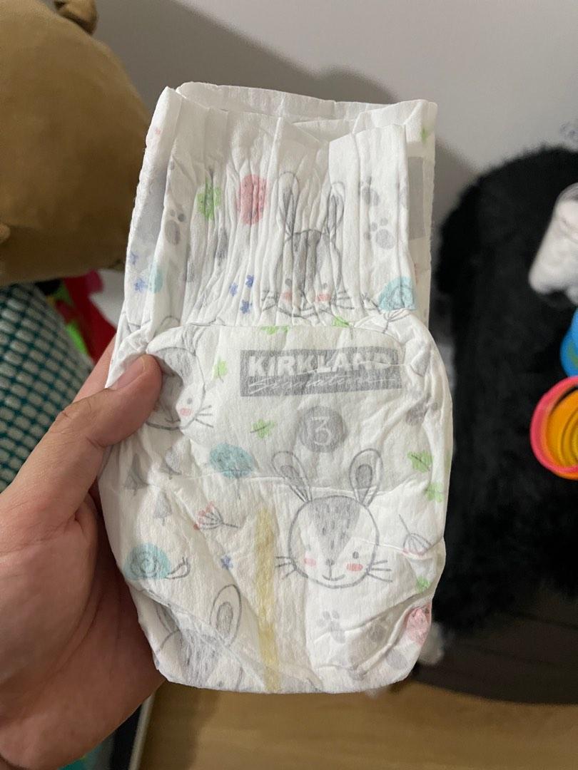 KIRKLAND SIGNATURE TAPE DIAPER NO 3, Babies & Kids, Bathing & Changing