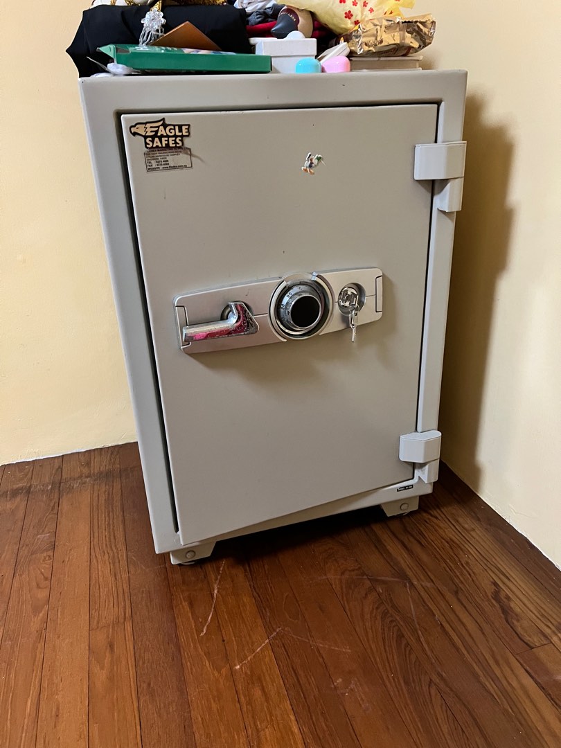 Large safe box for your jewelry, Furniture & Home Living, Security