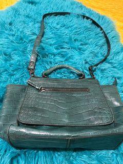 Leather green shoulder bag