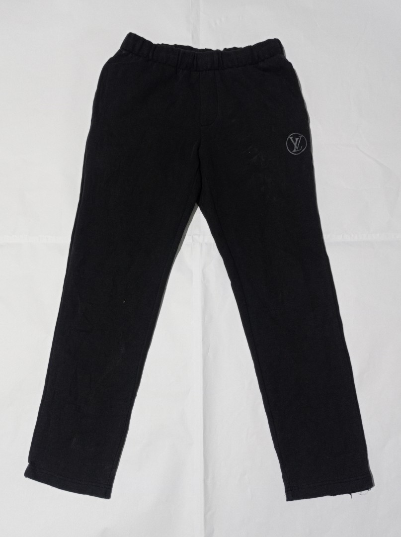 Louis Vuitton unisex casual jogger pants, Men's Fashion, Bottoms, Joggers  on Carousell