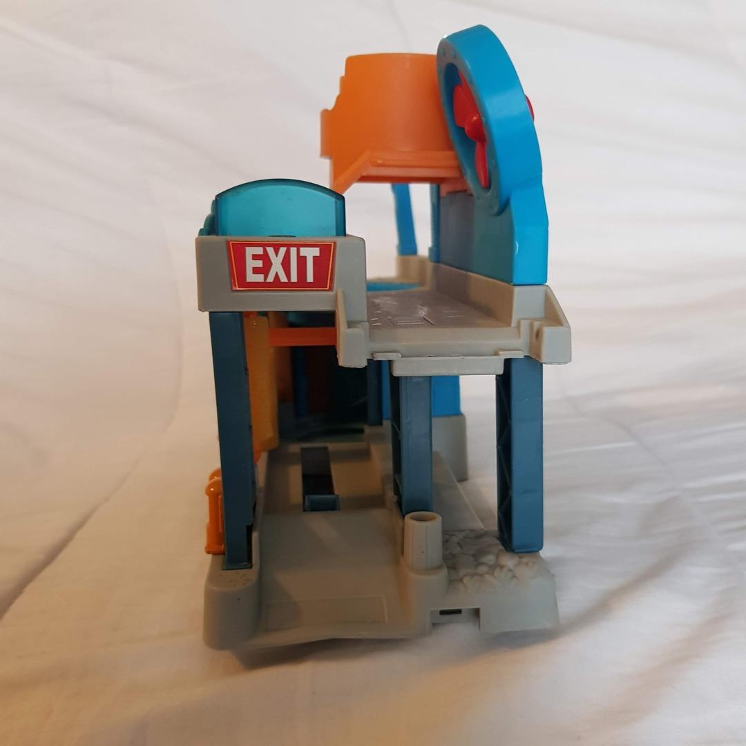 MATCHBOX CAR WASH ADVENTURE SET X STESEN CUCI KERETA MATCHBOX, Hobbies