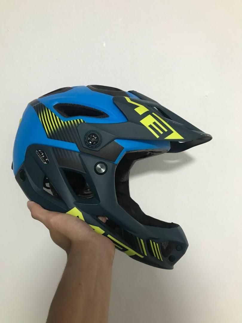 Met best sale parachute 2017