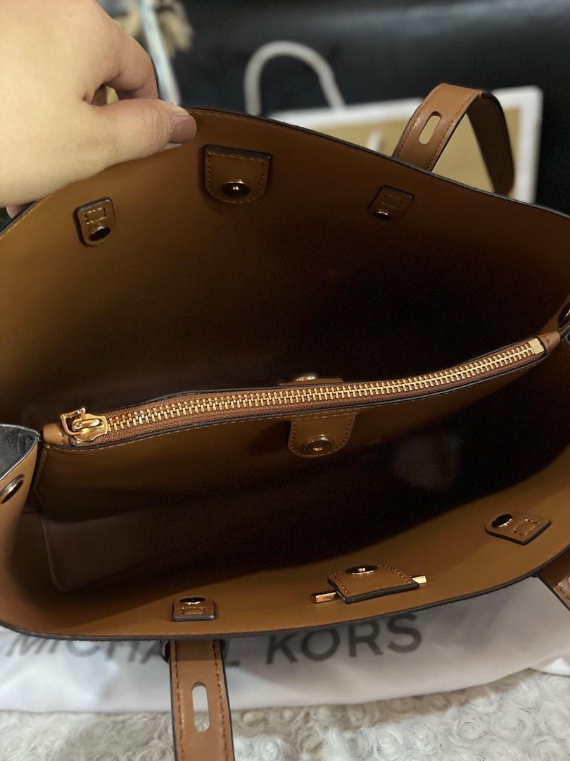 Michael Kors Mel Tote, Luxury, Bags & Wallets on Carousell