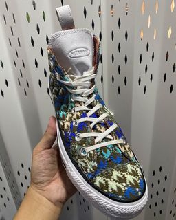 (Category: ) located in . Submitted by bananaxsneakers (Listing ID 1190018582, Image 1). Description: .