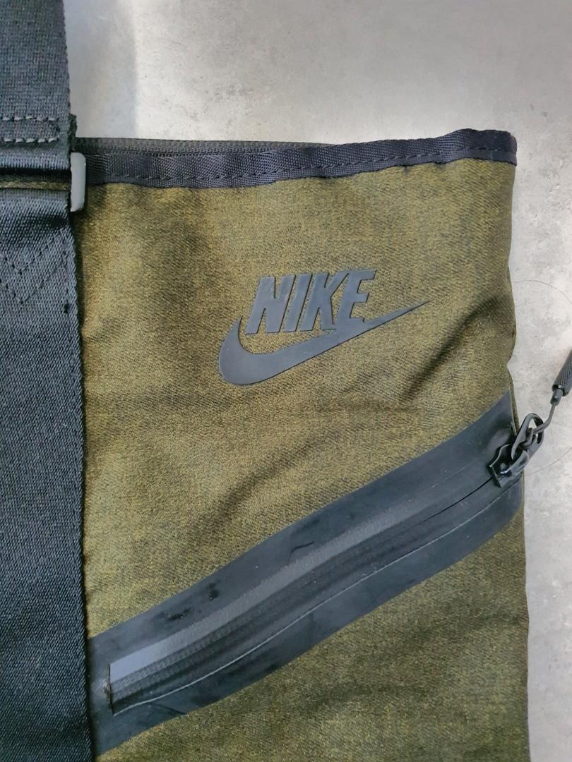 Nike large gym tote, Women's Fashion, Bags & Wallets, Tote Bags on Carousell