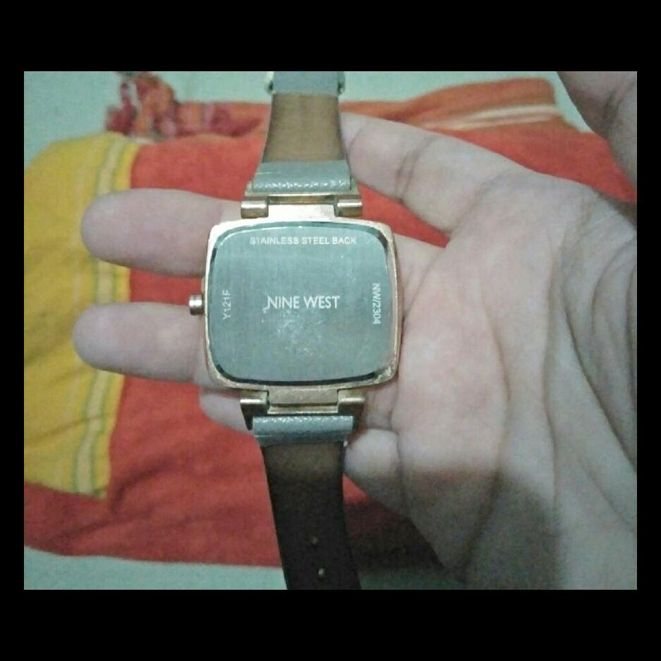 Nine west watch best sale y121f