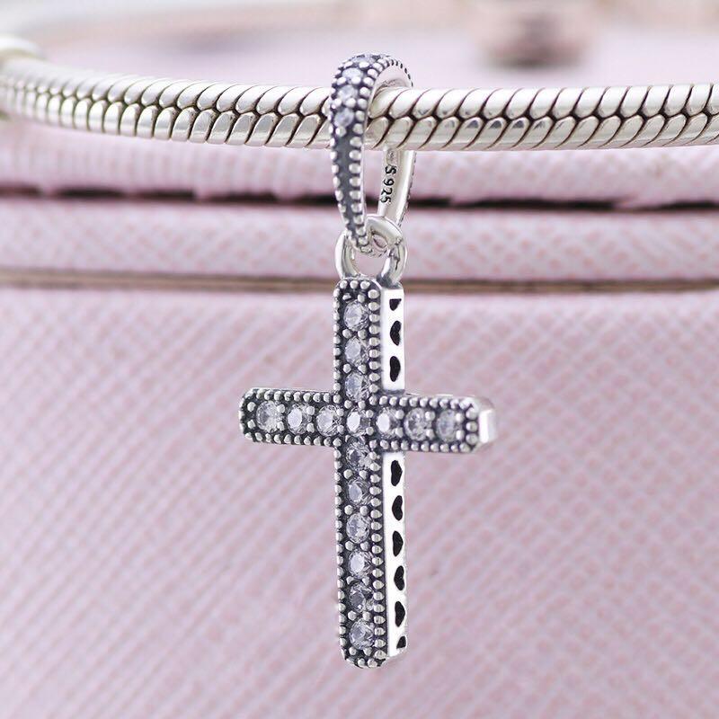 Pandora sparkling shop cross pendant
