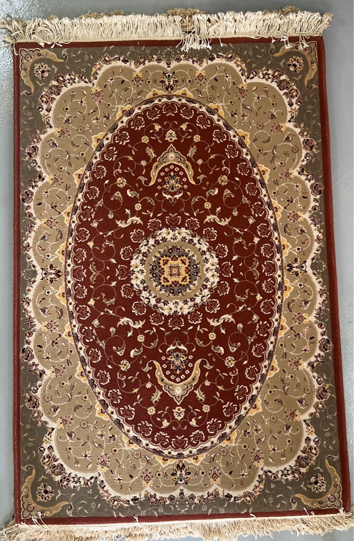 Persian machine made carpet 500 knots, Furniture & Home Living