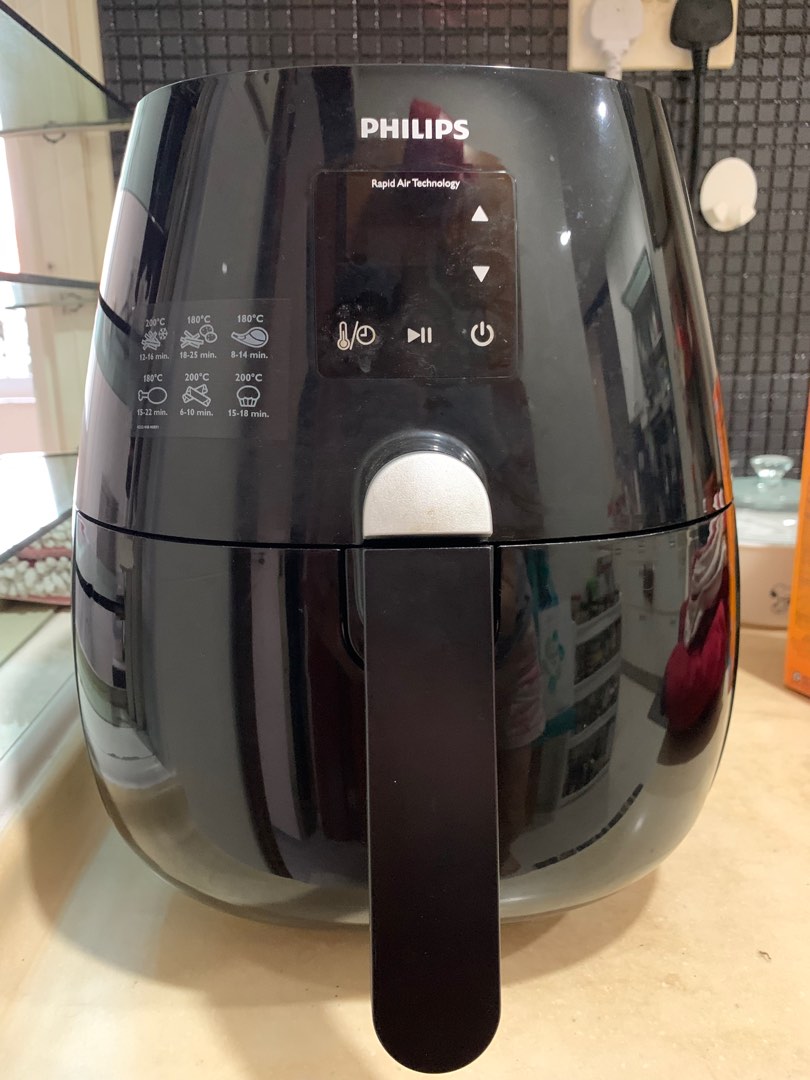 Philips Digital Air Fryer HD9230 with accessories, TV & Home Appliances, Kitchen Appliances
