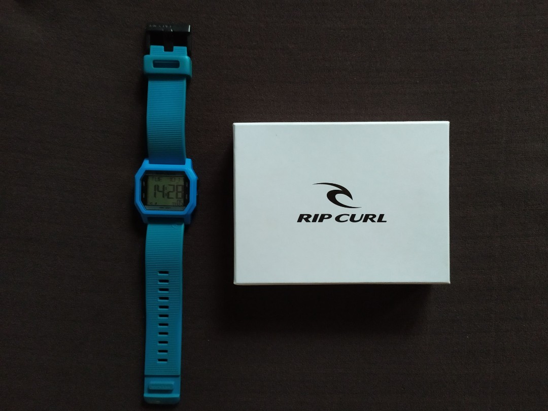 Rip Curl watch, Fesyen Pria, Jam Tangan di Carousell