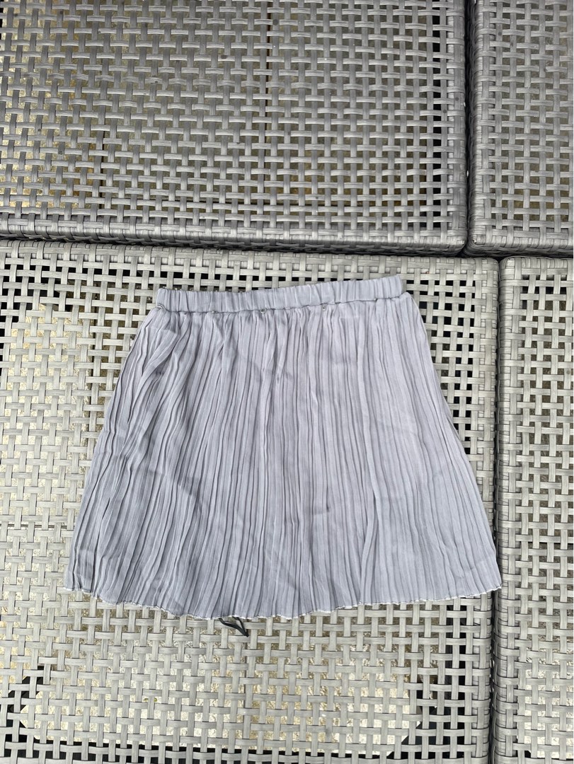 Rtp39 Zara grey pleated skirt, Women's Fashion, Bottoms, Skirts on