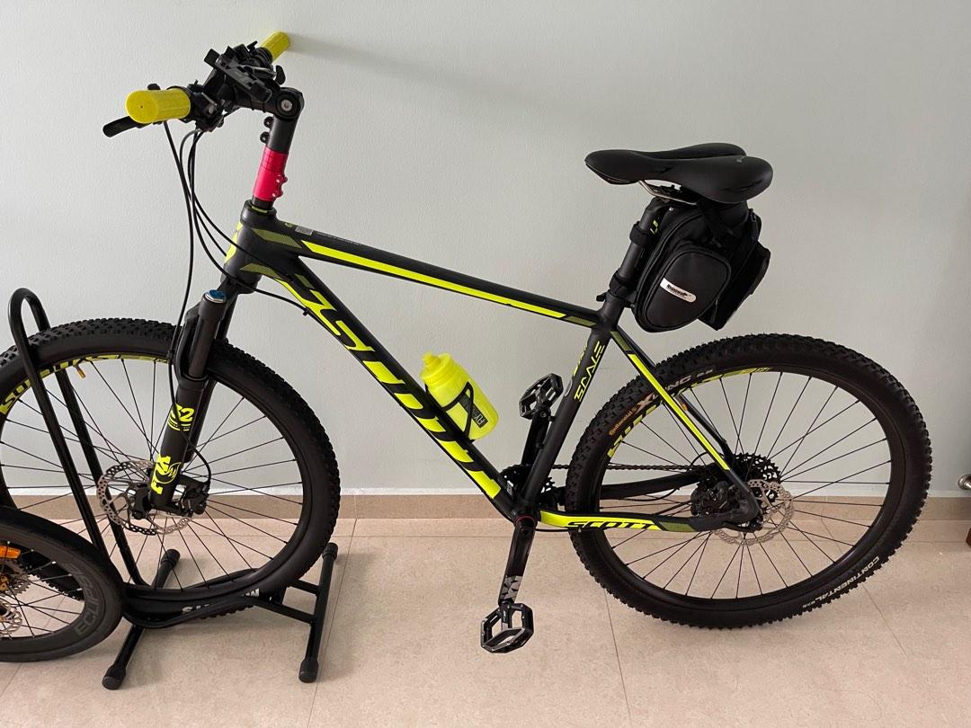 Scott 2017 version (Category: Bicycles) located in Singapore. Submitted by satuamulet (Listing ID 1190019088, Image 1). Description: Selling away this beauty due to ride lesser , brought it at around 1600 and without upgrade. If you keen to take it pm me .