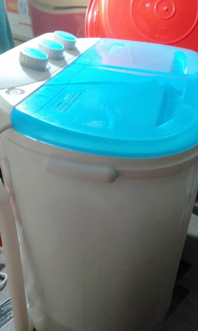 Second hand washing machine 2 kg, TV & Home Appliances, Washing Machines and Dryers on Carousell