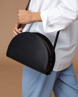The Stowe Margot Black Body Bag Vegetable Tanned Leather like APC