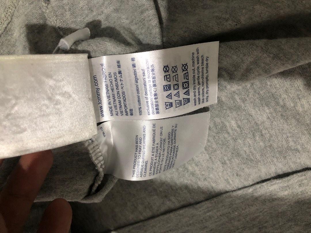Tommy Hilfiger Shirt Men (Category: Tshirts & Polo Shirts ) located in Marikina City. Submitted by jmbrodeth (Listing ID 1190065622, Image 3). Description: Tommy Hilfiger Denim Shirt for Men Small fits medium built Rfs Too big for Me Pick up Marikina area only.