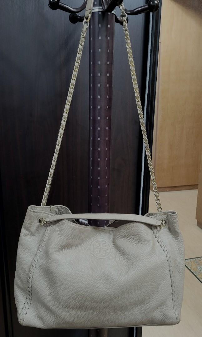 Tory Burch Marion Chain-Strap Slouchy Tote Bag in French Gray, Luxury, Bags  & Wallets on Carousell
